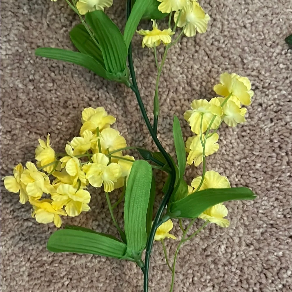 Vibrant Holiday Garland in Yellow and Green
